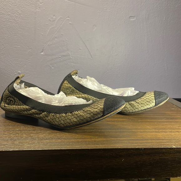 Chanel Metallic Gold Ballet Flats size 37, or US Women’s sz 7 - Picture 1 of 8